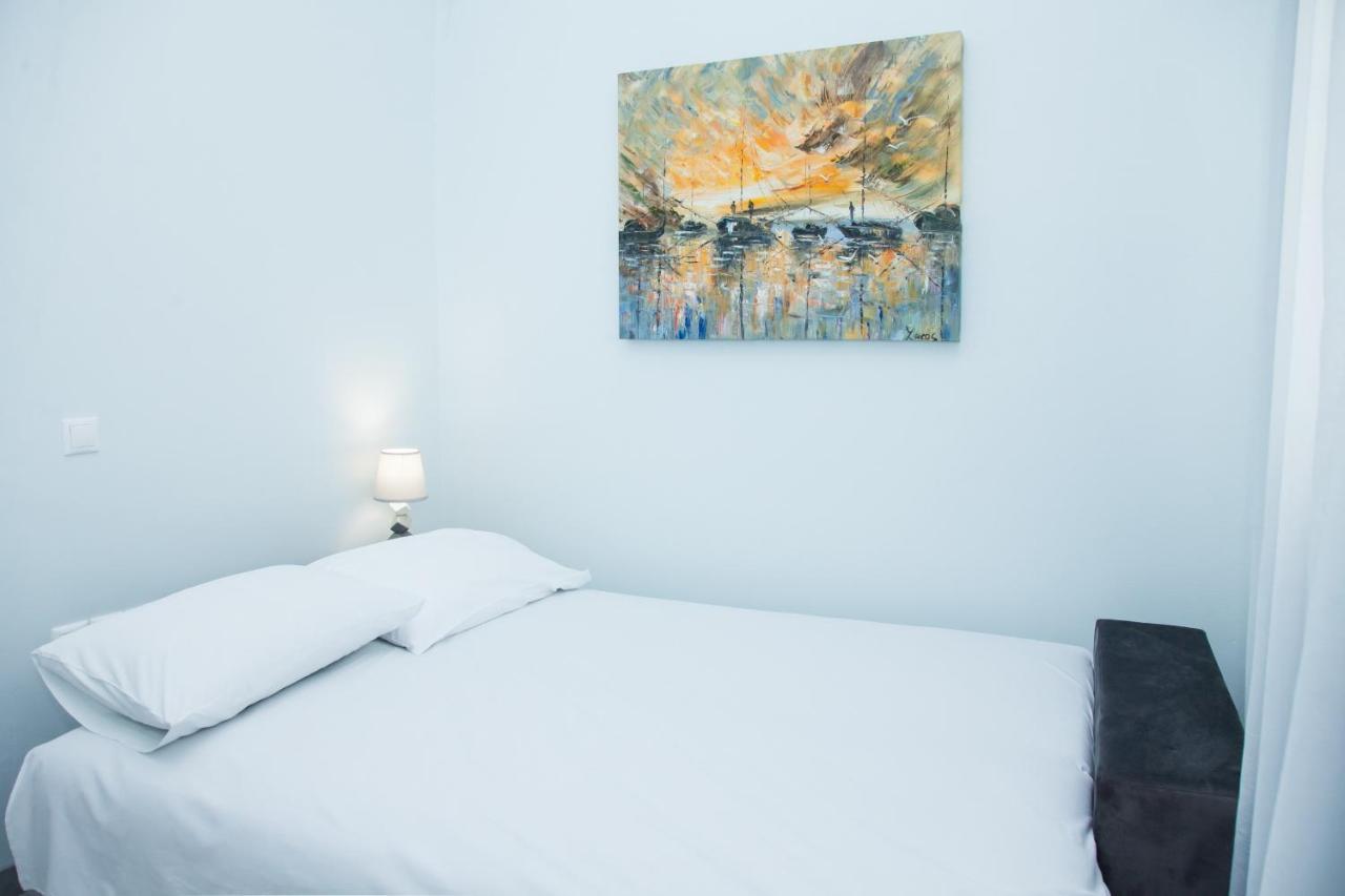 Sunny And Minimal Apt In Glyfada With 3 Bdrm Атина Екстериор снимка
