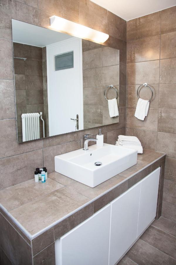 Sunny And Minimal Apt In Glyfada With 3 Bdrm Атина Екстериор снимка