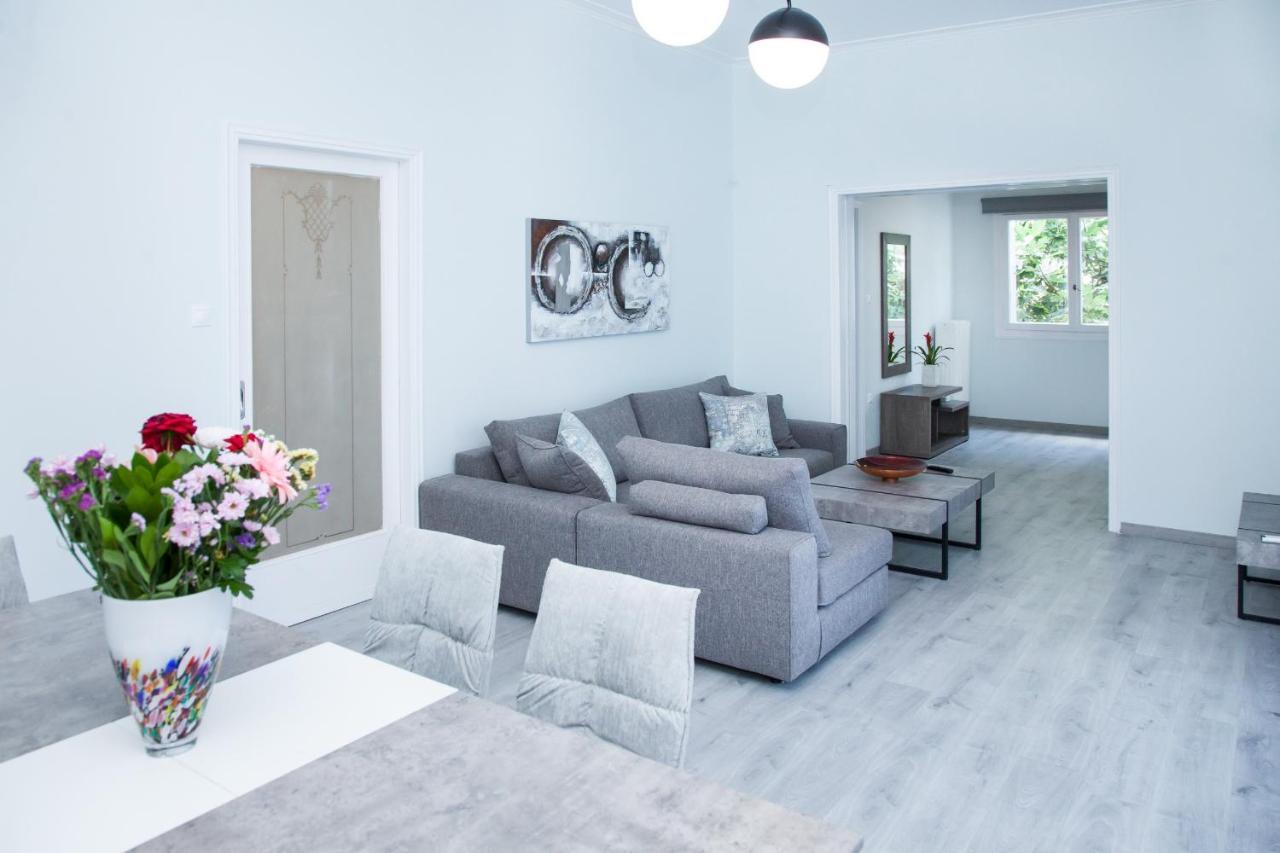 Sunny And Minimal Apt In Glyfada With 3 Bdrm Атина Екстериор снимка