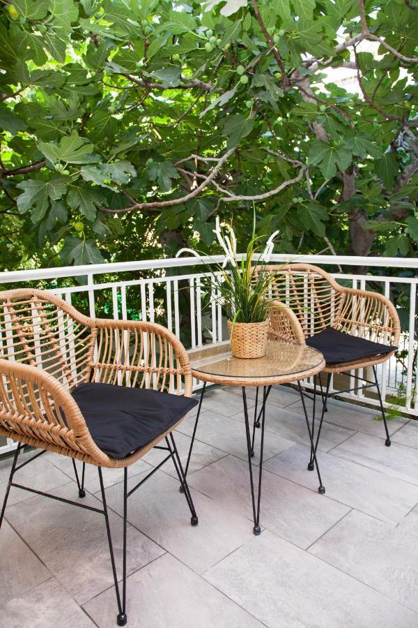 Sunny And Minimal Apt In Glyfada With 3 Bdrm Атина Екстериор снимка