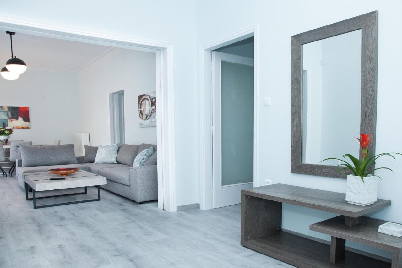 Sunny And Minimal Apt In Glyfada With 3 Bdrm Атина Екстериор снимка